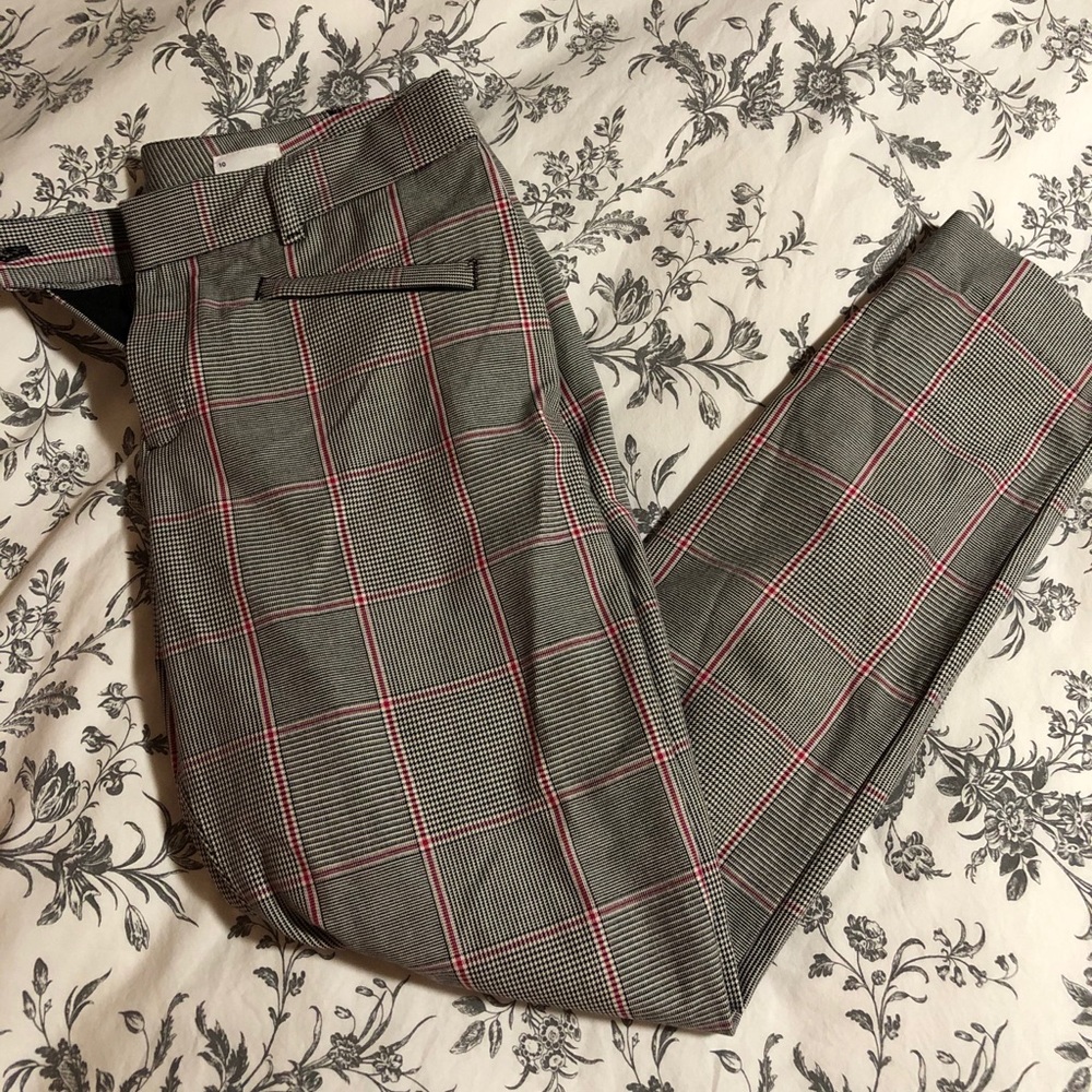 Selling GAP plaid pants